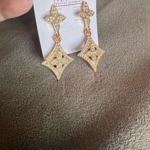 Elegant Gold Dangle Earrings